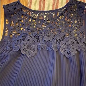 Michael Kors lace detail sleeveless top. Navy blue.  Size Xl